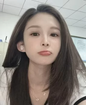 清纯反差淫水泛滥白虎