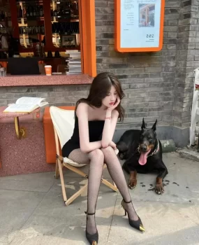 刚下海气质名媛黑丝情趣骚气会玩活美真功夫