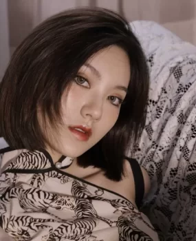 年轻貌美小姐自己动