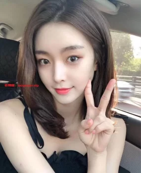 大学生兼职粉嫩小逼逼