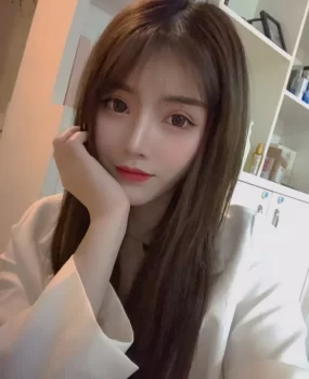 兼职小妹子，年轻身材好，颜值很漂亮，奶大丰满